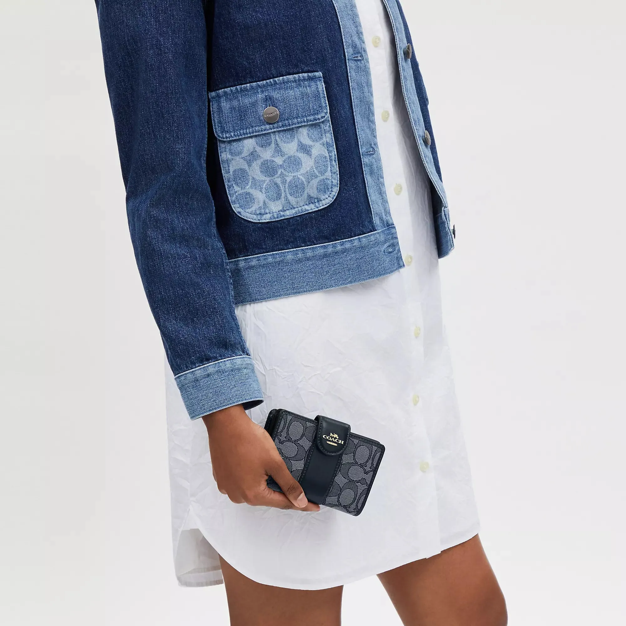 Coach Outlet Medium Corner Zip Wallet In Signature Jacquard