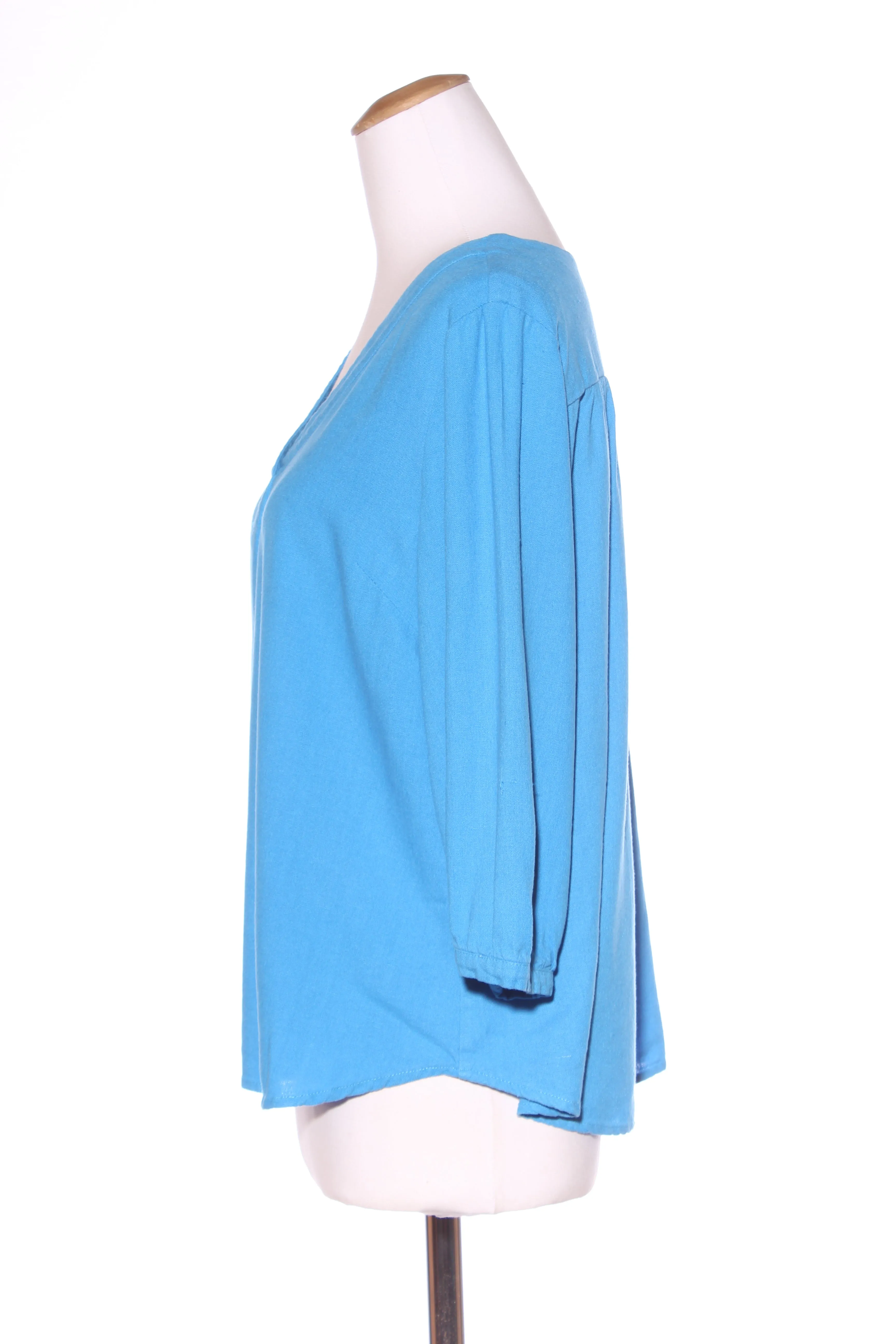 EMERGE - Sky blue linen blend top! 16