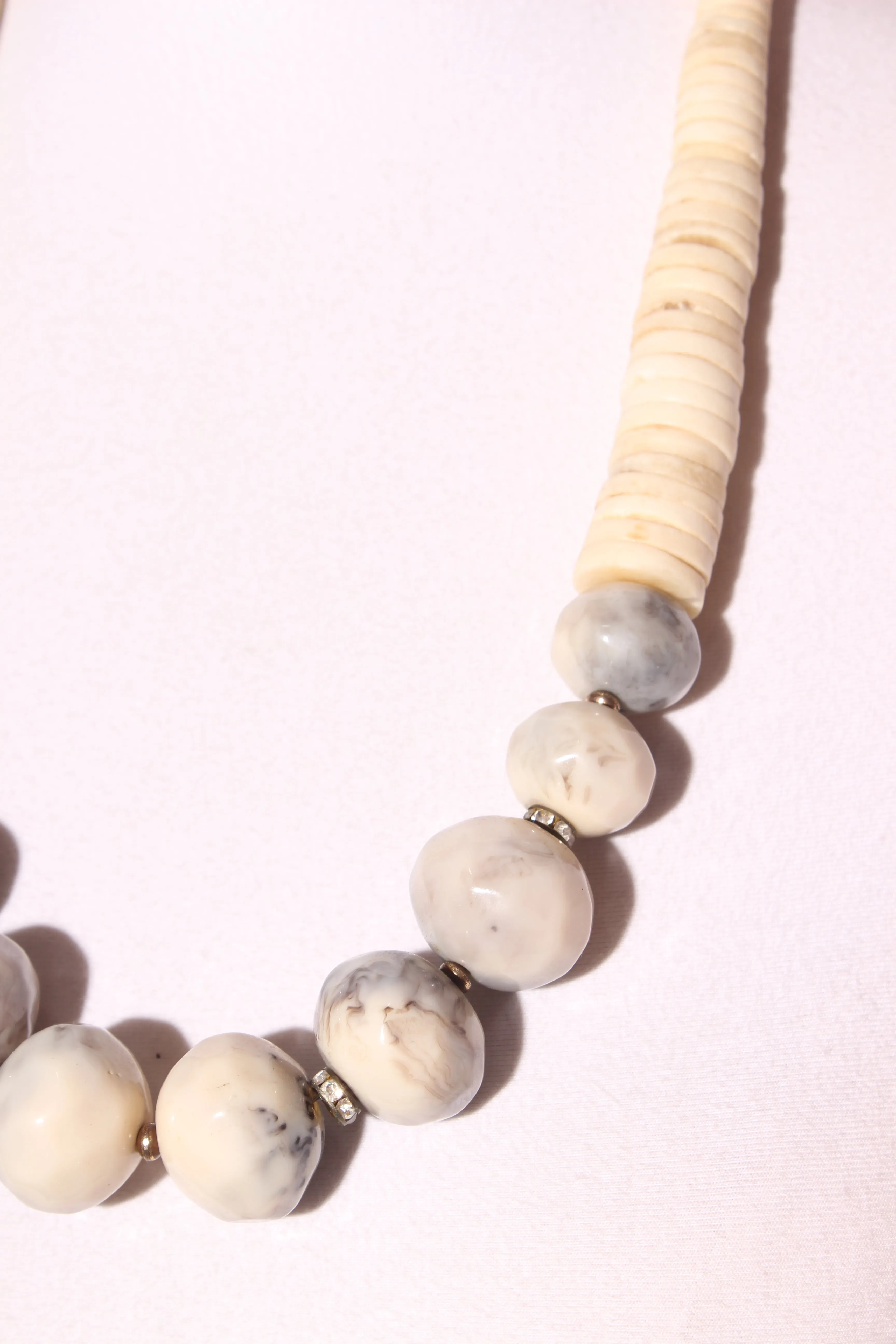 WITCHERY - Shell   marble bead necklace!
